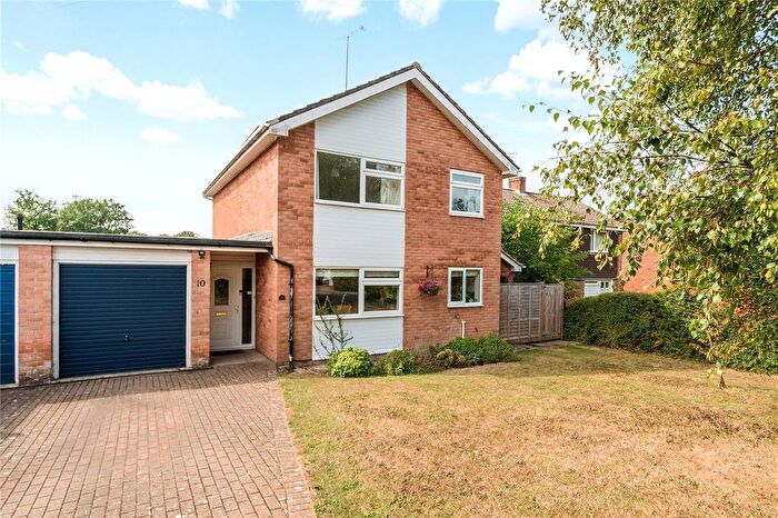 4 Bedroom Detached House For Sale In Grange Park, Cranleigh, GU6