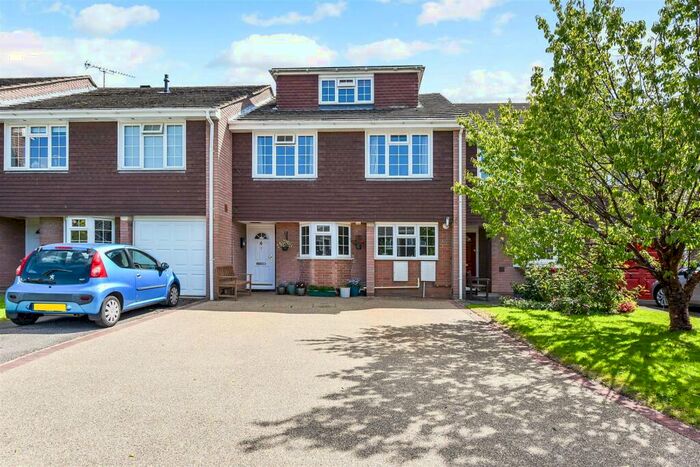 5 Bedroom Terraced House For Sale In Five Elms Drive, Whitenap, Romsey, Hampshire, SO51