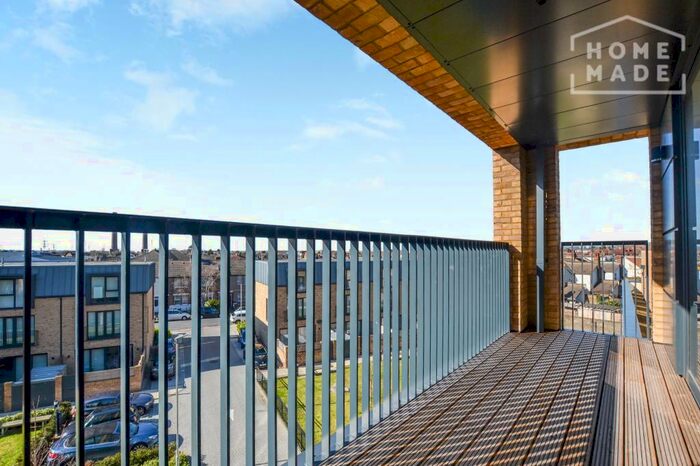 4 Bedroom Apartment To Rent In Grafton Quarter, Croydon, CR0