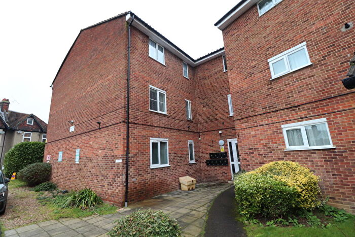 2 Bedroom Apartment To Rent In Rose Valley - Brentwood, CM14