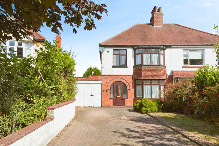 3 Bedroom Semi-Detached House For Sale In Henhurst Hill, Burton-On-Trent, DE13