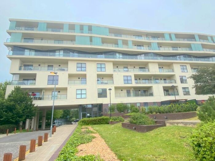 2 Bedroom Flat To Rent In Ravensbourne Court, Amias Drive, Edgware, HA8