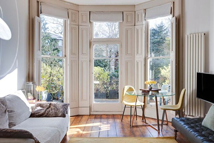 1 Bedroom Apartment For Sale In King Henrys Road, Primrose Hill, NW3