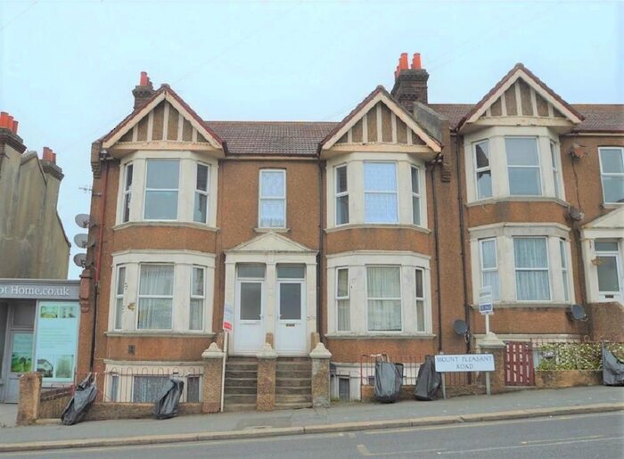 2 Bedroom Flat To Rent In Mount Pleasant Road, Hastings, East Sussex, TN34