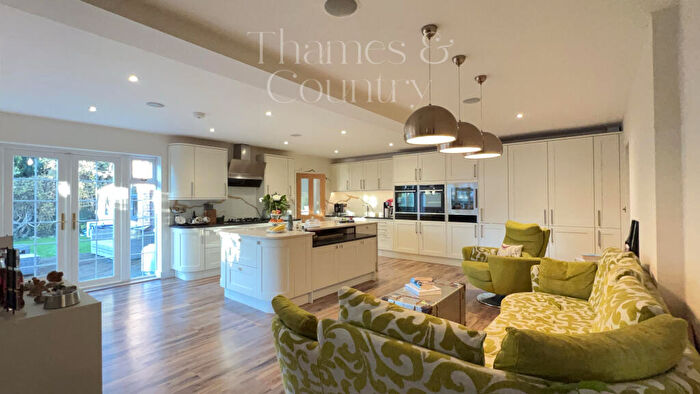 5 Bedroom Cottage For Sale In , Sqft Detached Br- Hazlemere - Royal Grammar Catchment, HP15