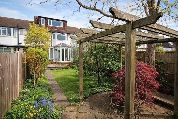 3 Bedroom Terraced House For Sale In Seymour Avenue, Morden, SM4