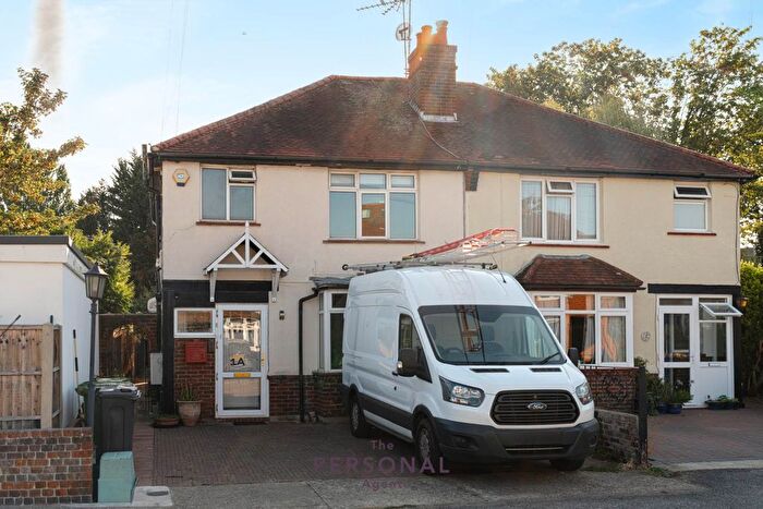 2 Bedroom Maisonette To Rent In Chase End, Epsom, KT19