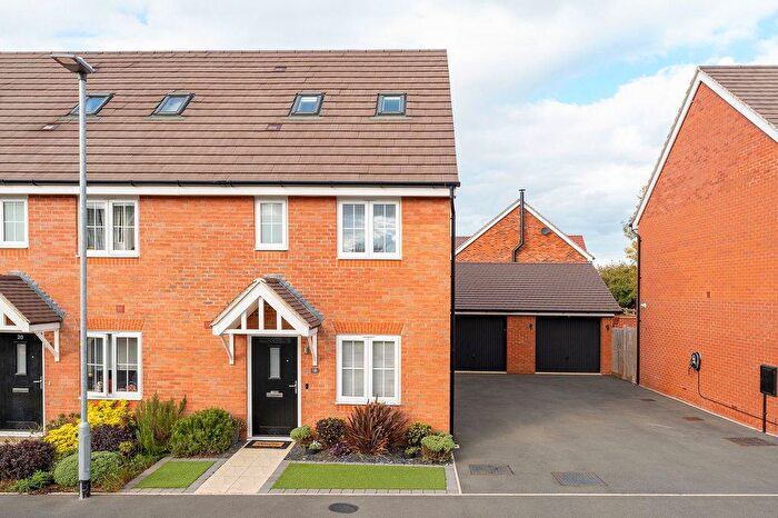 3 Bedroom Town House For Sale In Highwayman Close, Boughton, Northampton, NN2