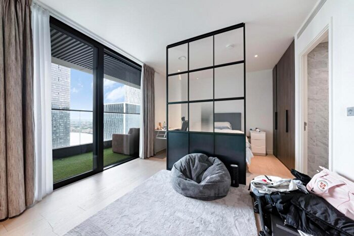 Apartment For Sale In Bagshaw Building, Wards Place, London, E14