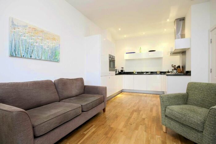 2 Bedroom Flat To Rent In Aylward Street, Aylward Street, E1