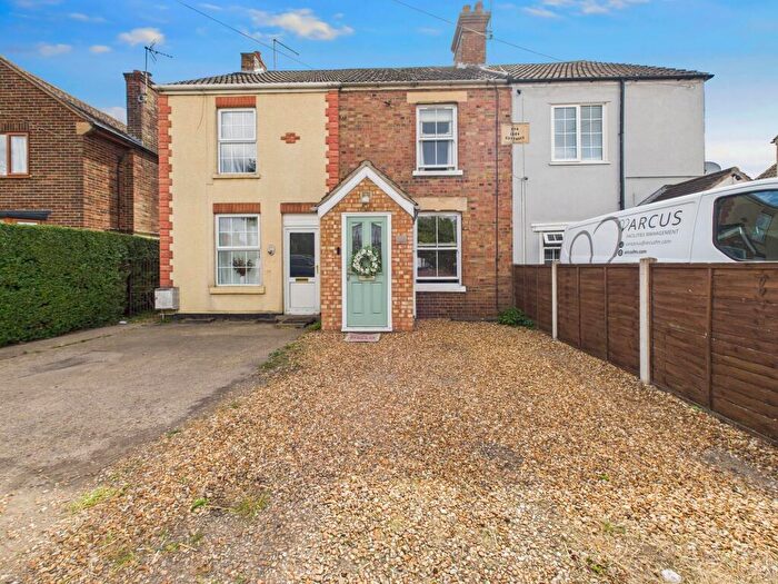 3 Bedroom Terraced House For Sale In Broadway, Farcet, PE7
