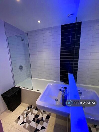 2 Bedroom Flat To Rent In Goulden Street, Manchester, M4