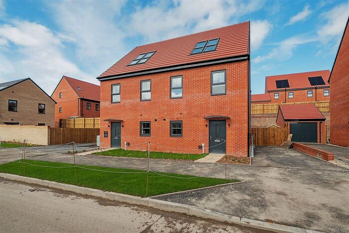 3 Bedroom Semi-Detached House To Rent In Iris Crescent, Leeds, LS14