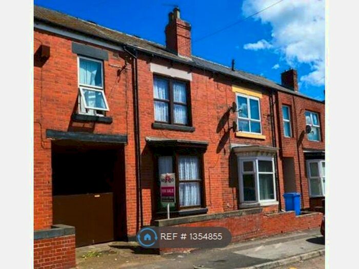 3 Bedroom Terraced House To Rent In Poole Road, Sheffield, S9