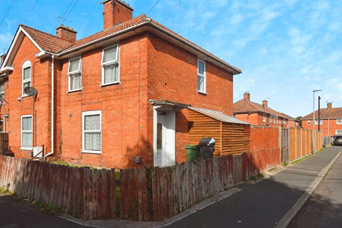 3 Bedroom End Terrace House For Sale In Coleridge Road, Bridgwater, TA6