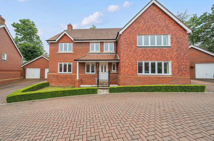 6 Bedroom Detached House To Rent In Cleverley Rise, Bursledon, Southampton, Hampshire, SO31