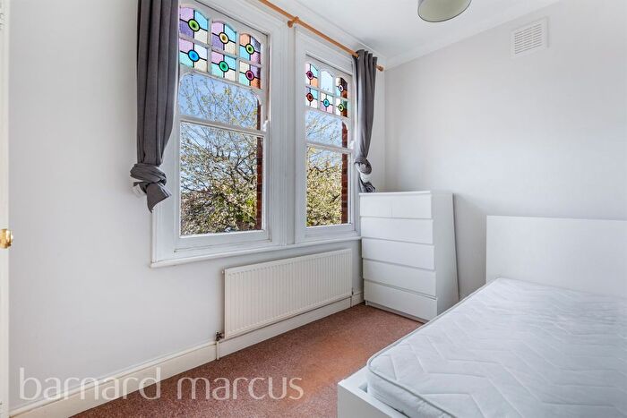 1 Bedroom Flat For Sale In Ritherdon Road, London, SW17