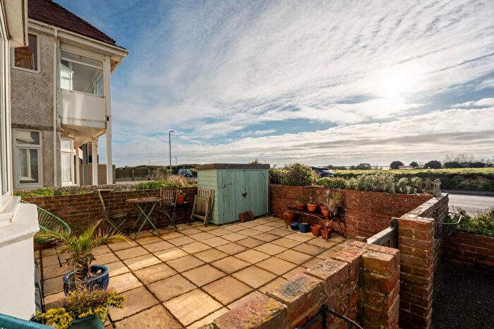 2 Bedroom Apartment For Sale In Southwood Avenue, Bournemouth, BH6