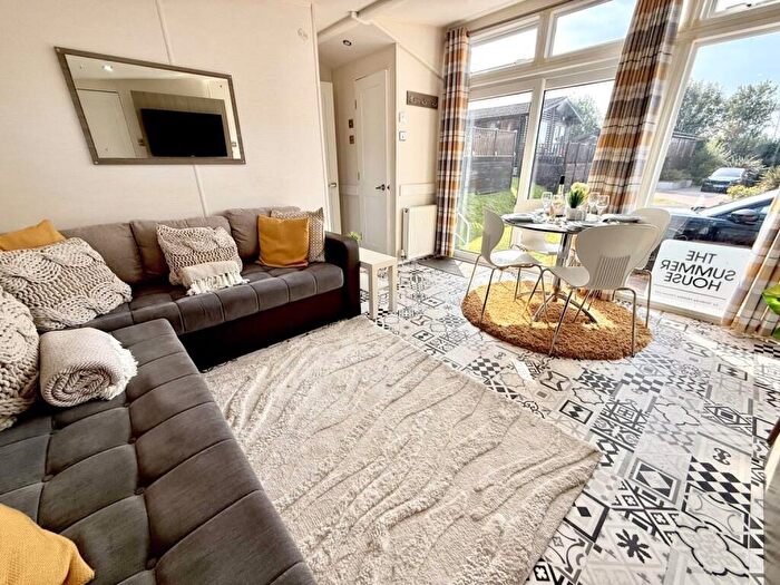 2 Bedroom Caravan For Sale In Ilfracombe, Ilfracombe, EX34