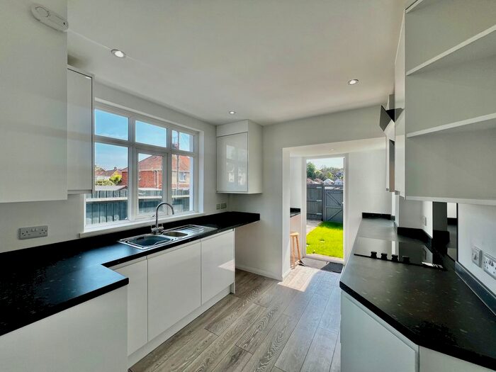 2 Bedroom Bungalow To Rent In Wakefield Road, Southampton, SO18