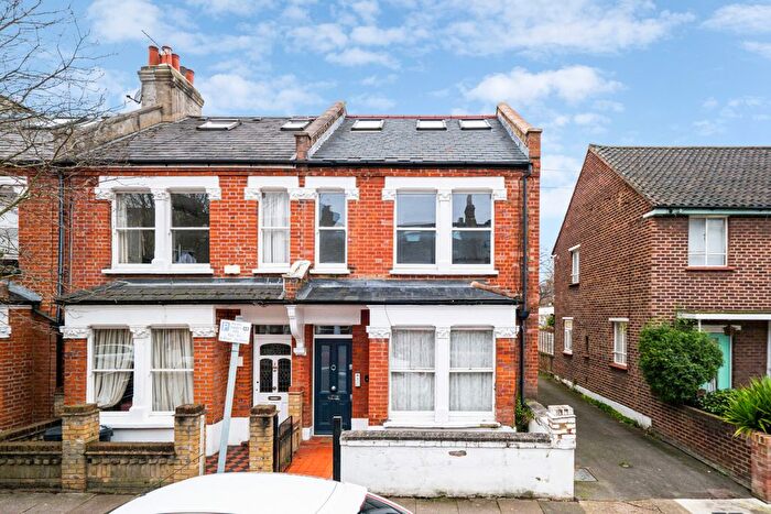 3 Bedroom Flat To Rent In Danemere Street, West Putney, SW15