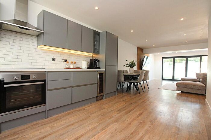 3 Bedroom End Of Terrace House For Sale In Angelica Avenue, Stotfold, Hitchin, SG5