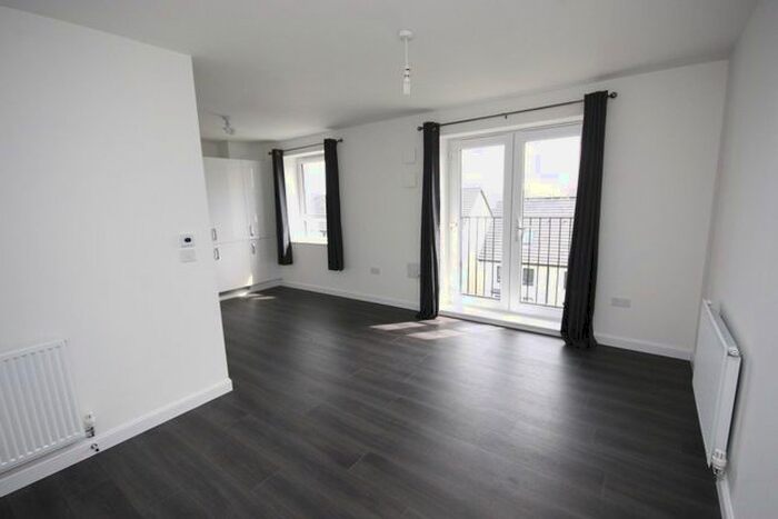 2 Bedroom Flat To Rent In Barnyard Park Rigg, Edinburgh, EH12