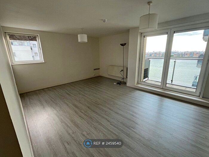 2 Bedroom Flat To Rent In Erebus Drive, Woolwich London, SE28