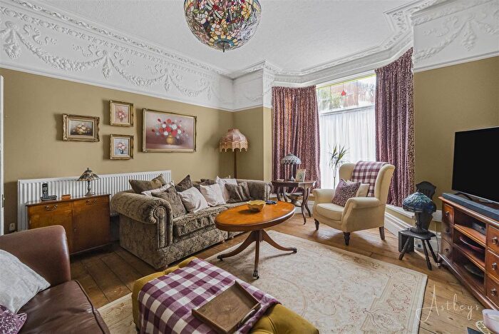5 Bedroom Terraced House For Sale In Cimla Road, Neath, SA11