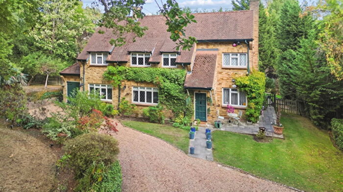 4 Bedroom Detached House For Sale In Potter Street Hill, Pinner, HA5