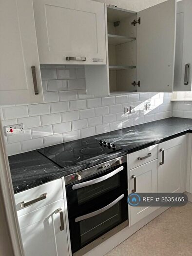 2 Bedroom Flat To Rent In Surbiton Hill Road, Surbiton, KT6