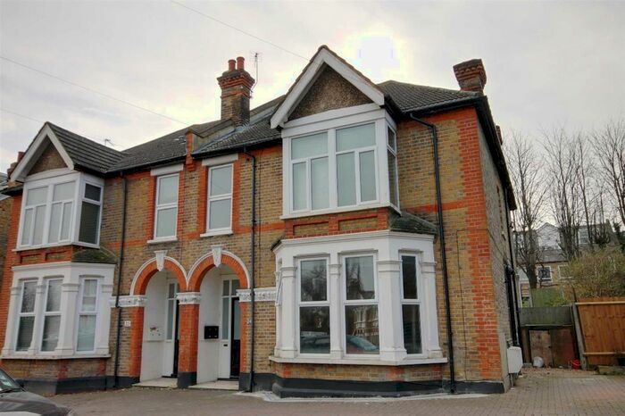 2 Bedroom Flat To Rent In Wavertree Road, London, E18