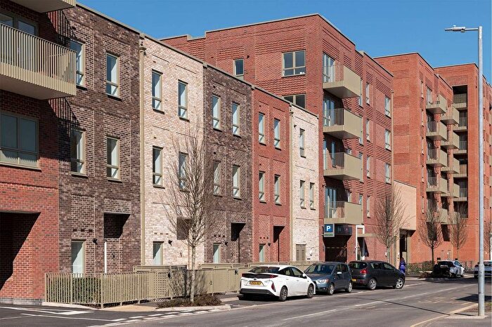 1 Bedroom Flat For Sale In South Oxhey Central, Watford, WD19