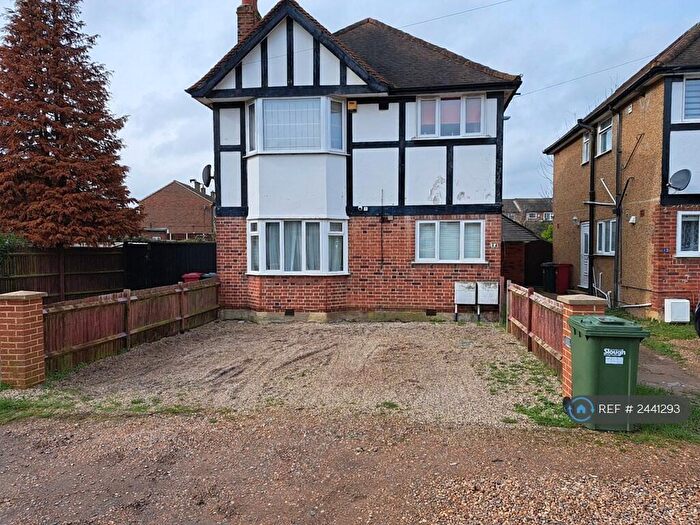 2 Bedroom Flat To Rent In Faircroft, Slough, SL2