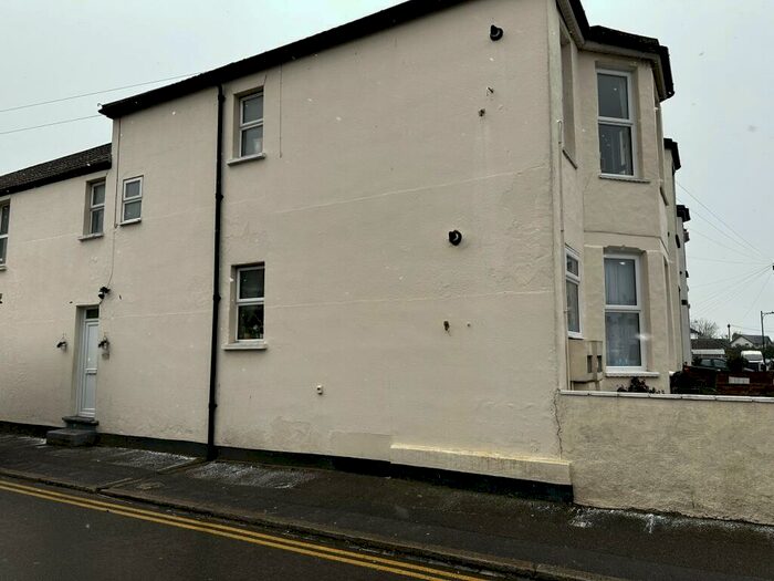 1 Bedroom Flat To Rent In Linton Road, Shoeburyness, SS3