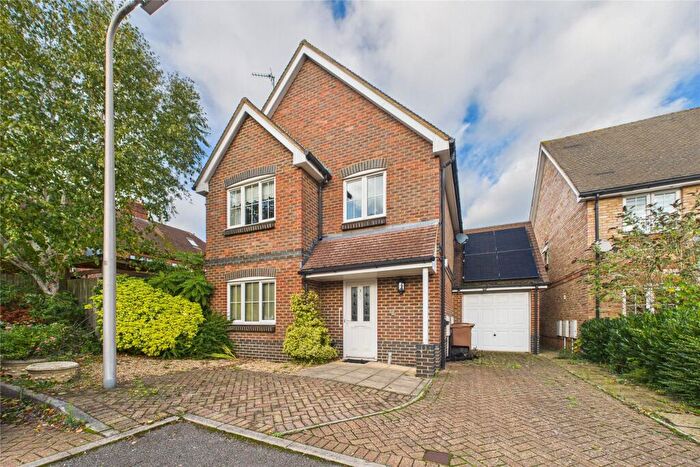 4 Bedroom Detached House For Sale In Village Close, Wokingham, Berkshire, RG41
