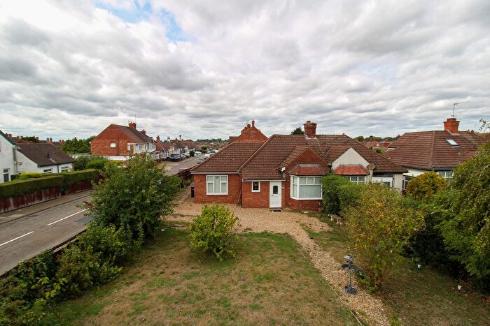 3 Bedroom Bungalow To Rent In Kettering Road, Northampton, NN3