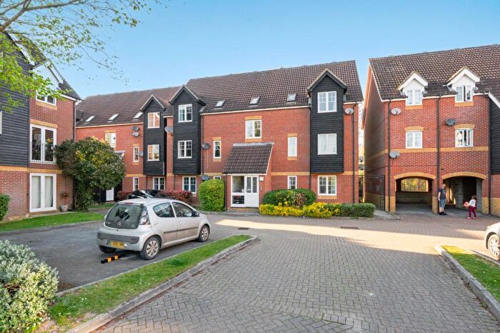 2 Bedroom Apartment To Rent In Gould Close, Newbury, RG14