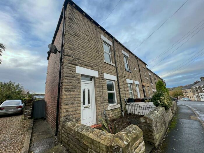 2 Bedroom House To Rent In Hadfield Road, Hadfield, Glossop, SK13