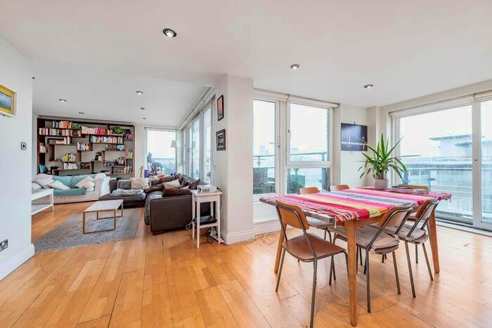 3 Bedroom Flat To Rent In Dolphin House, Smugglers Way, London, SW18