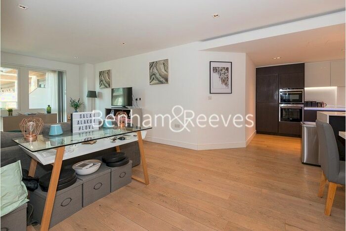 2 Bedroom Flat To Rent In Kew Bridge Road, Brentford, TW8