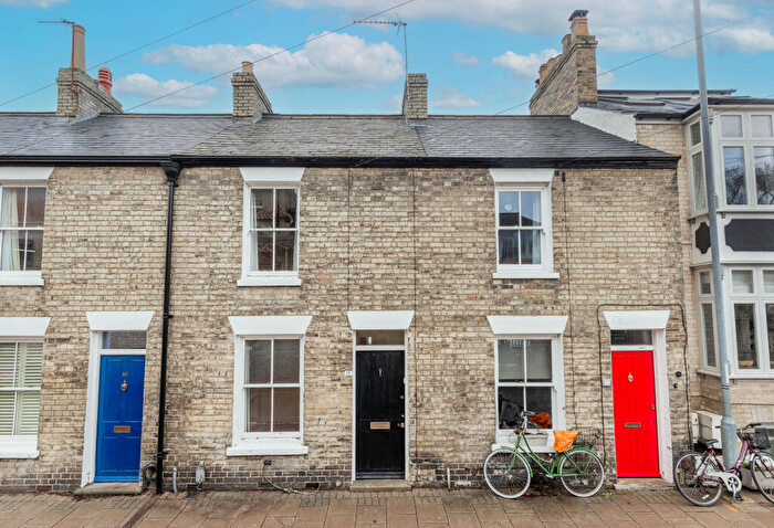 2 Bedroom Terraced House For Sale In Bateman Street, Cambridge, CB2