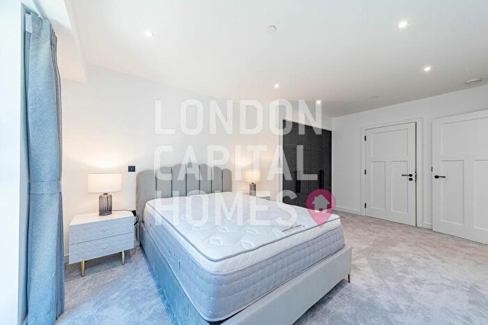2 Bedroom Apartment To Rent In Tryon House Brook Street Kingston Upon Thames, KT1