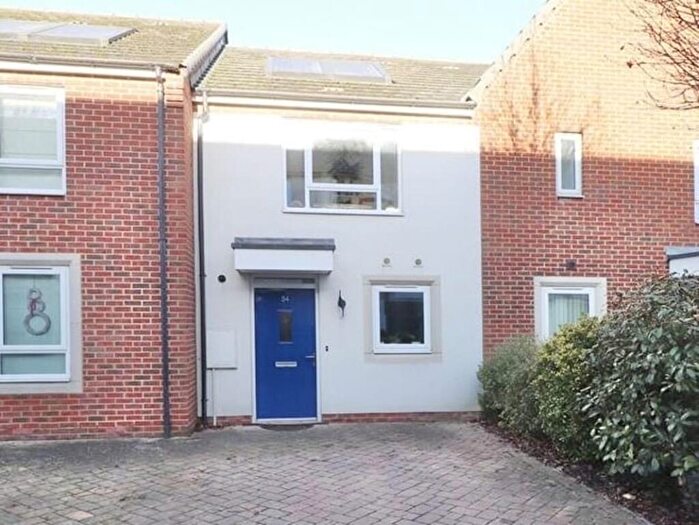 2 Bedroom Terraced House For Sale In Alcock Crescent, Crayford, DA1