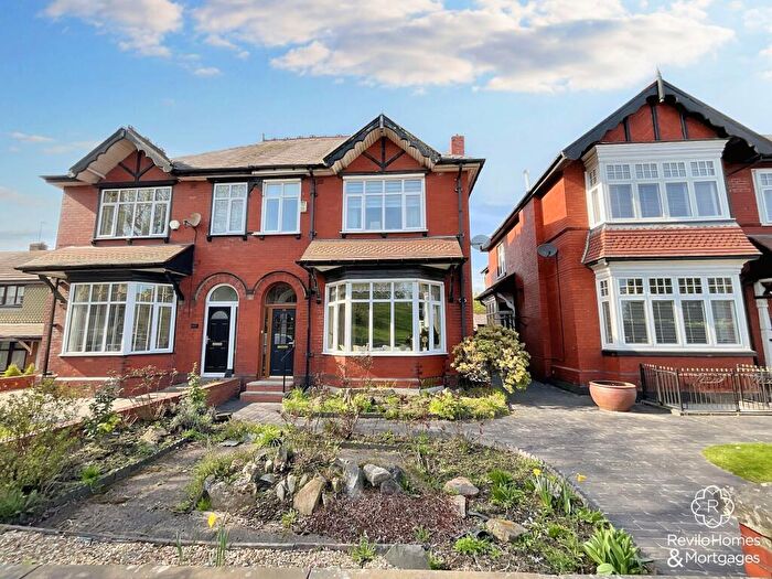 5 Bedroom Semi-Detached House For Sale In Rochdale Road East, Heywood, OL10