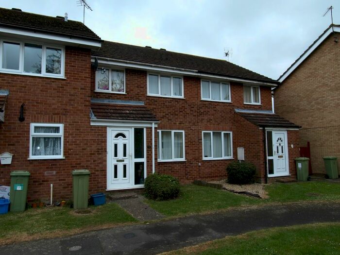 3 Bedroom Semi-Detached House To Rent In Petersham Close, Newport Pagnell, MK16