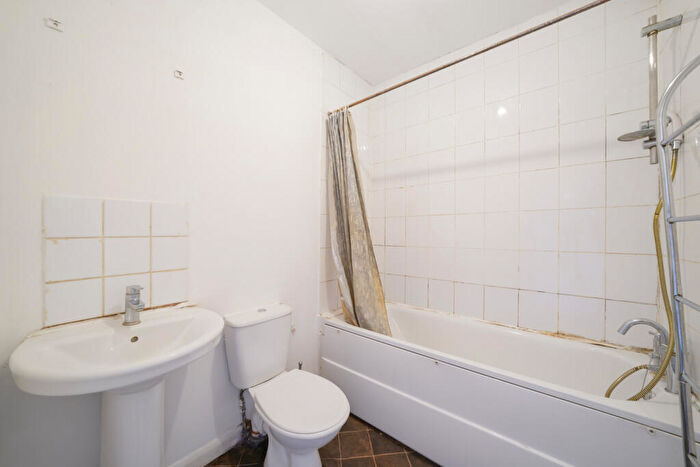 2 Bedroom Flat For Sale In Church Parade, High Street, HA3