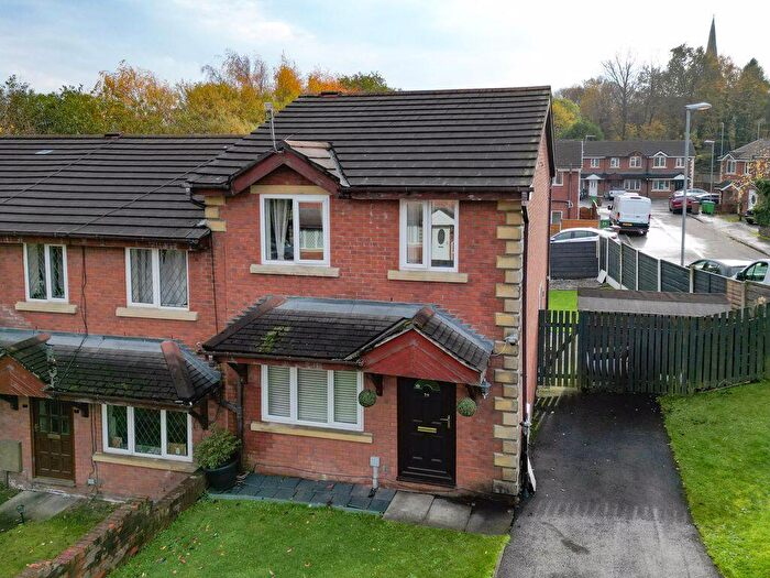 3 Bedroom End Of Terrace House For Sale In Margroy Close, Foxholes, Rochdale, OL12
