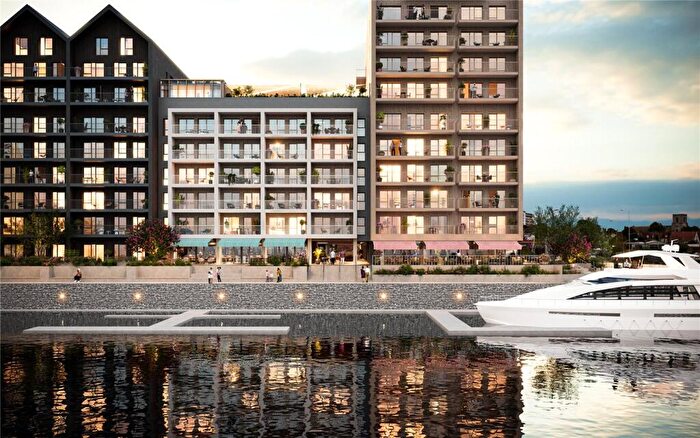 3 Bedroom Apartment For Sale In E, The Waterfront, West Quay Marina, Poole, Dorset, BH15
