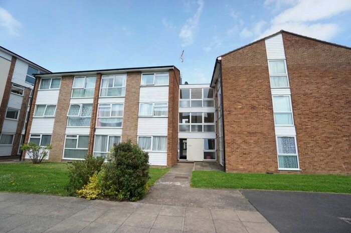 1 Bedroom Flat To Rent In Mintern Close, Hedge Lane, London, N13